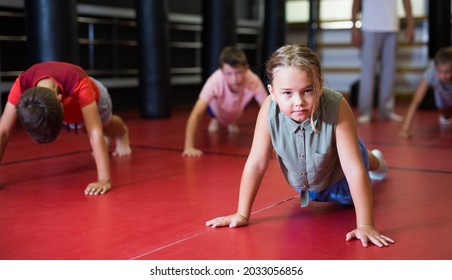 286 Physical education adolescent Images, Stock Photos & Vectors ...