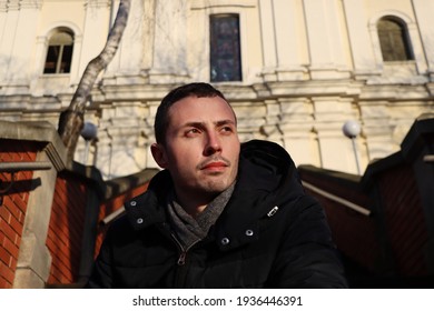 Young guy looking to the right side 
