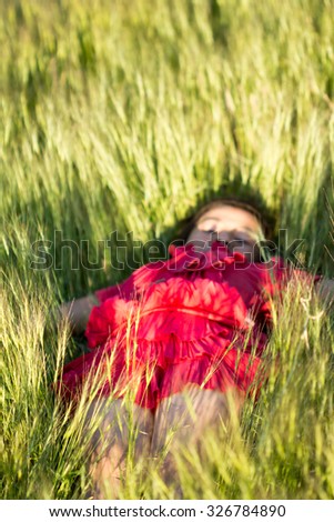 Similar – Foto Bild Porträt der realen heitere Frau mit lebendigen gefärbt rosa fuchsia Frisur. Trendy bunte Haare, stilvolle Haarschnitt