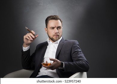 6,155 Rich man smoking cigar Images, Stock Photos & Vectors | Shutterstock