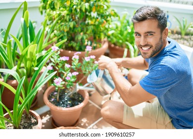 625,083 Gardener man Images, Stock Photos & Vectors | Shutterstock