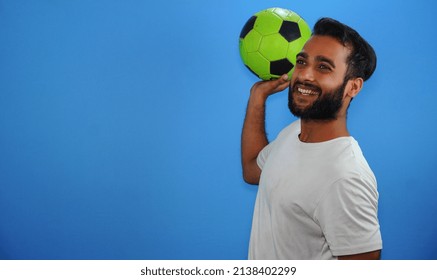 89 Black soccer player giving ball Images, Stock Photos & Vectors ...