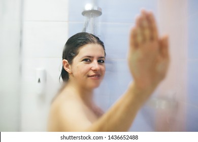 Hot Girls In The Shower