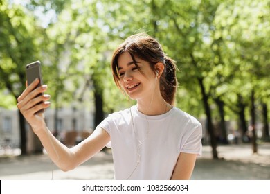 Teen Selfie Public