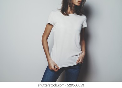 Young Hipster Girl Wearing Blue Jeans Stock Photo 529580521 | Shutterstock