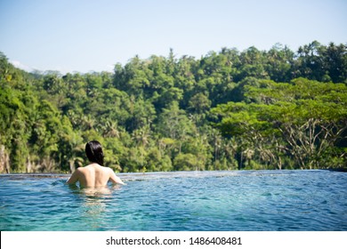 A Young Korean Woman Who Enjoys Swimming Naked In Bali's Ubud Pool Villa For Her Summer Vacation.