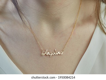 Gold chain name on sale wali