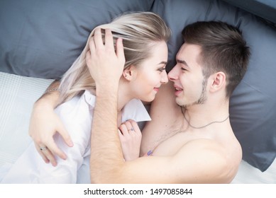 Desire Teen Chicks Makes Romance on Bed