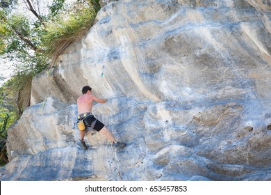 ボルダリング シルエット の写真素材 画像 写真 Shutterstock