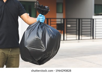 large black plastic bolsas