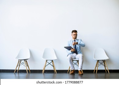 22,461 Man Waiting In Chair Images, Stock Photos & Vectors | Shutterstock
