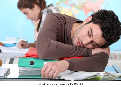 4,544 Students sleeping in class Images, Stock Photos & Vectors ...