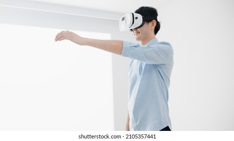 Young Man Tapping Shoulder VR Image