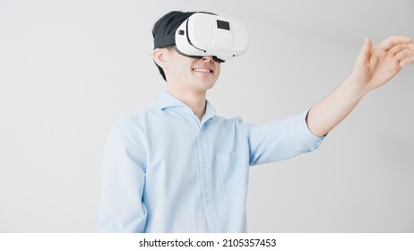 Young Man Tapping Shoulder VR Image