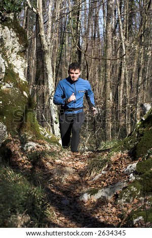 Similar – Foto Bild Junger Mann, der während des Trainings im Wald im Freien läuft.