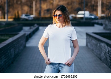 712,440 Fashion Model White Shirt Images, Stock Photos & Vectors 