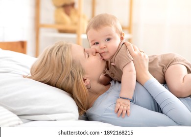 Bebe Et Mere Hd Stock Images Shutterstock