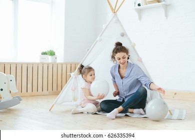 Young Mother Her 3year Old Daughter Stock Photo (Edit Now) 626335394