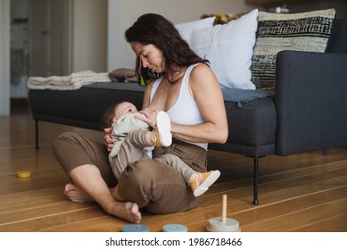 母乳图片 库存照片和矢量图 Shutterstock