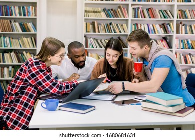 245,223 Student reading in library Images, Stock Photos & Vectors ...