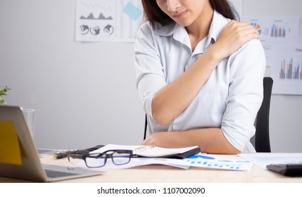 Young Office Woman Shoulder Pain Concept Office Syndrome