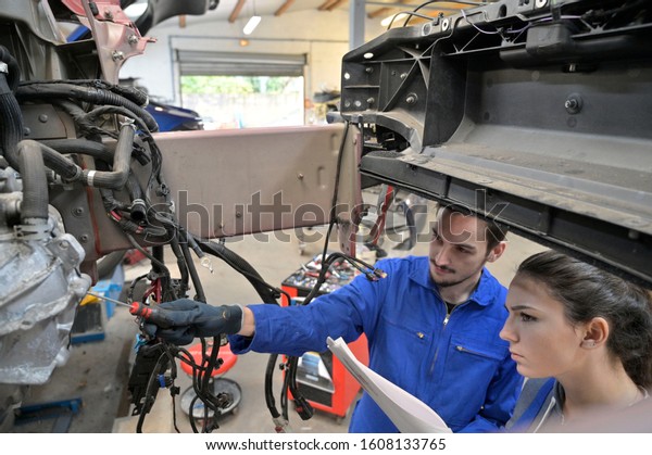 Young people in car
industry training 