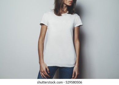 Young Hipster Girl Wearing Blue Jeans Stock Photo 529580521 | Shutterstock