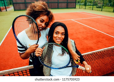 ?Young Pretty Girlfriends Hanging On Tennis??????(?????) 604228