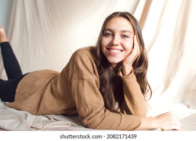 Young Pretty Happy Caucasian Woman Fashion Photoshoot Natural Color 