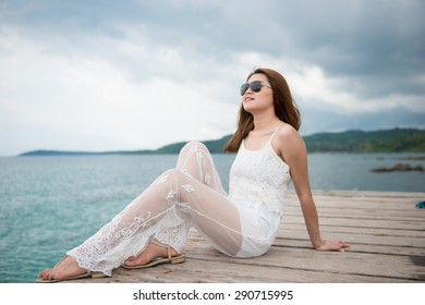 Romantic Beautiful Sweet Girl Sitting On Stock Photo 209815498 ...