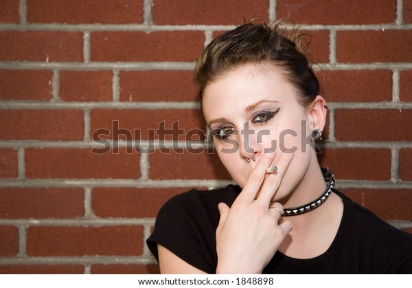 Young Punk Girl Piercings Smoking Cigarette Stockfoto 1848898