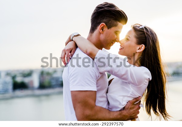 suudella dating mobiili