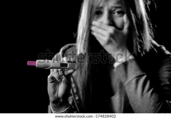 Jeune Femme Triste Enceinte Ou Adolescente Photo De Stock Modifiable