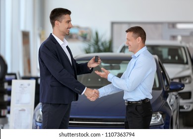 Young Salesman Working Client Car Dealership Stock Photo 1107363794 ...