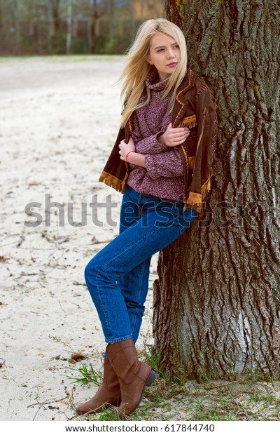 blonde american girl