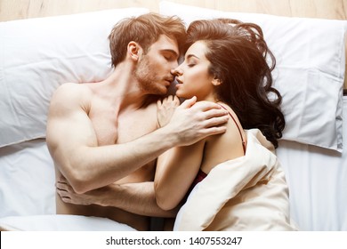 Sleep Naked Couple Images Stock Photos Vectors Shutterstock