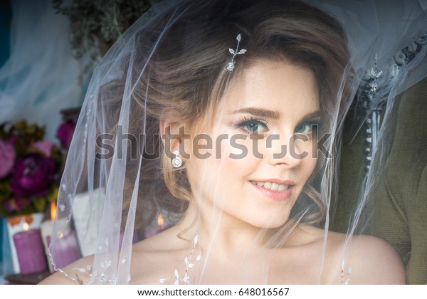 Young Sexy Girl White Wedding Dress Foto De Stock 648016567 Shutterstock 7040