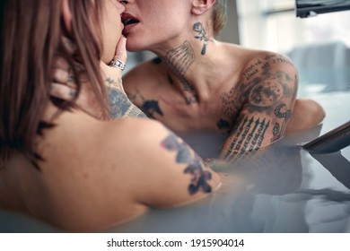 Hot tattoo lesbians hd