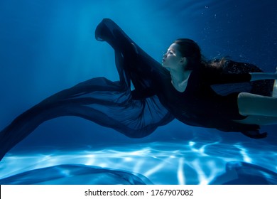 5,002 Underwater clothes Stock Photos, Images & Photography | Shutterstock