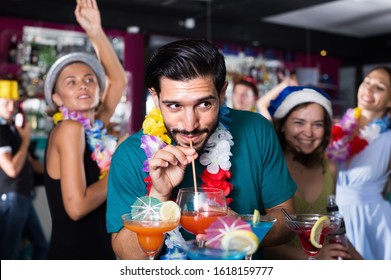 581,854 Tropical party Images, Stock Photos & Vectors | Shutterstock