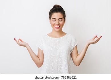 644,199 Meditating woman Images, Stock Photos & Vectors | Shutterstock