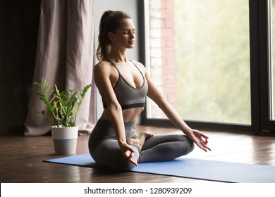 Women In Yoga Pants Pics
