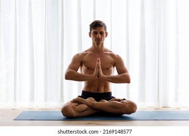 4,404 Full lotus pose Images, Stock Photos & Vectors | Shutterstock