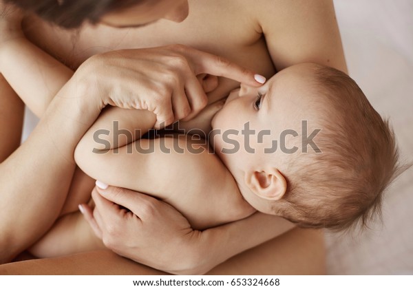 Naked Mom Baby Breastfeeding
