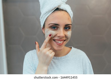 120 Girl with facepack Images, Stock Photos & Vectors | Shutterstock