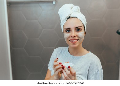 120 Girl with facepack Images, Stock Photos & Vectors | Shutterstock