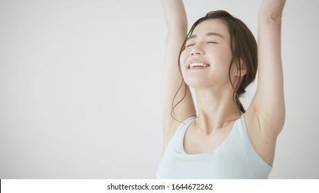 ノースリーブ 女性 の画像 写真素材 ベクター画像 Shutterstock