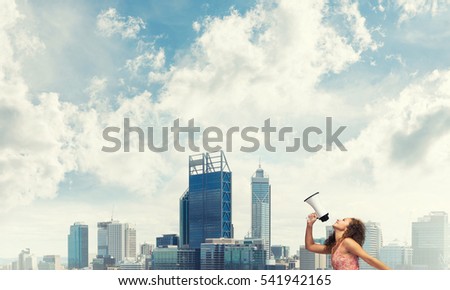 Similar – Foto Bild Unbekannter Mann mit kleinem Mädchen vor der Skyline von Manhattan, New York City