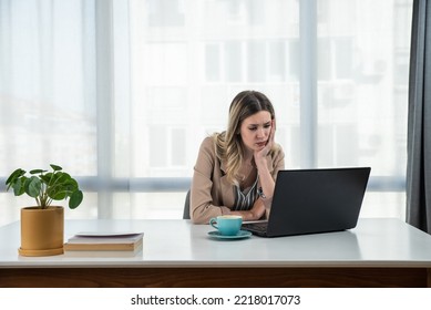 Young Woman Health Care Worker Psychologist And Psychotherapist Talking Online On Web Conference Video Call About How To Reduce Stress And Anxiety In Everyday Life. Female Expert Telemedicine.