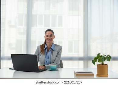 Young Woman Health Care Worker Psychologist And Psychotherapist Talking Online On Web Conference Video Call About How To Reduce Stress And Anxiety In Everyday Life. Female Expert Telemedicine.